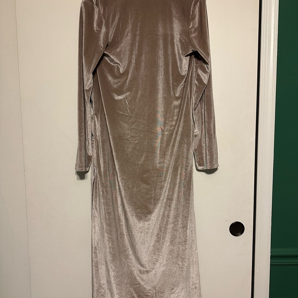 New with tags- Young broke and fabulous taupe colored duster - Picture 4 of 4